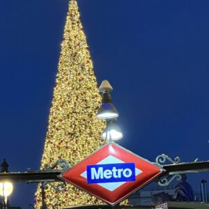 La Magia de Madrid en Navidad: Luces, Gastronomía y Ambiente Único